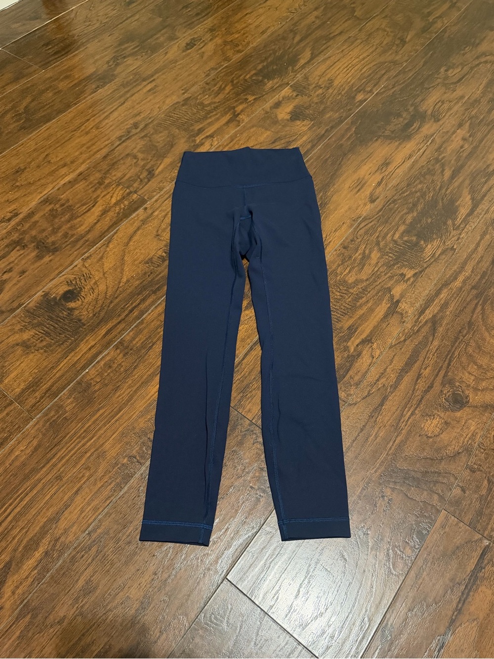 Lululemon women’s navy wunder train high rise tight 25” leggings size 4